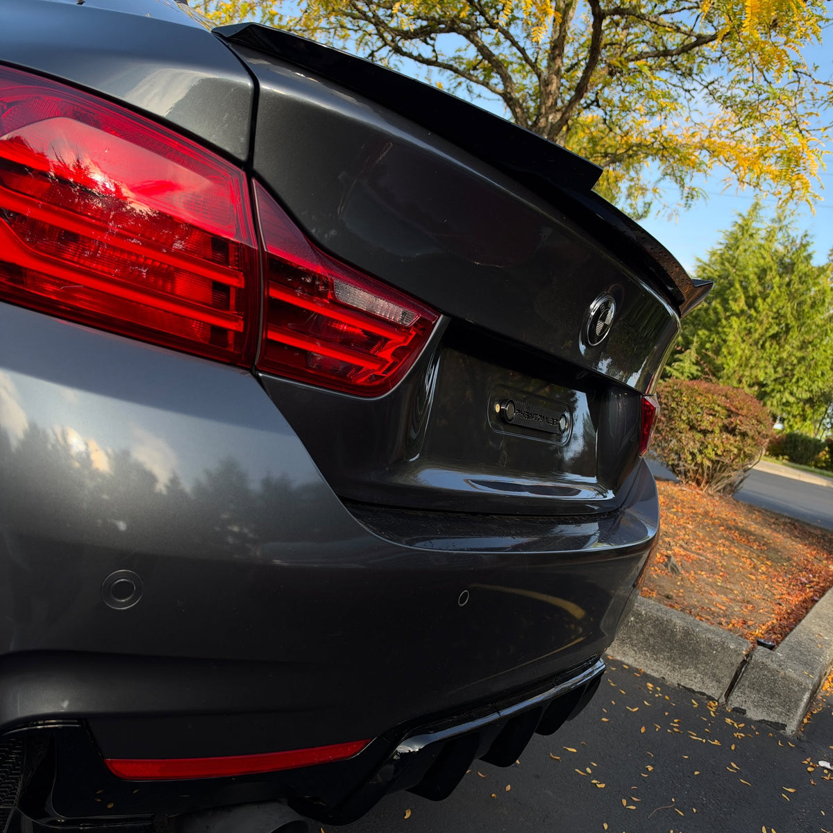 PhantomPlate V1 – Magnetic License Plate Mount